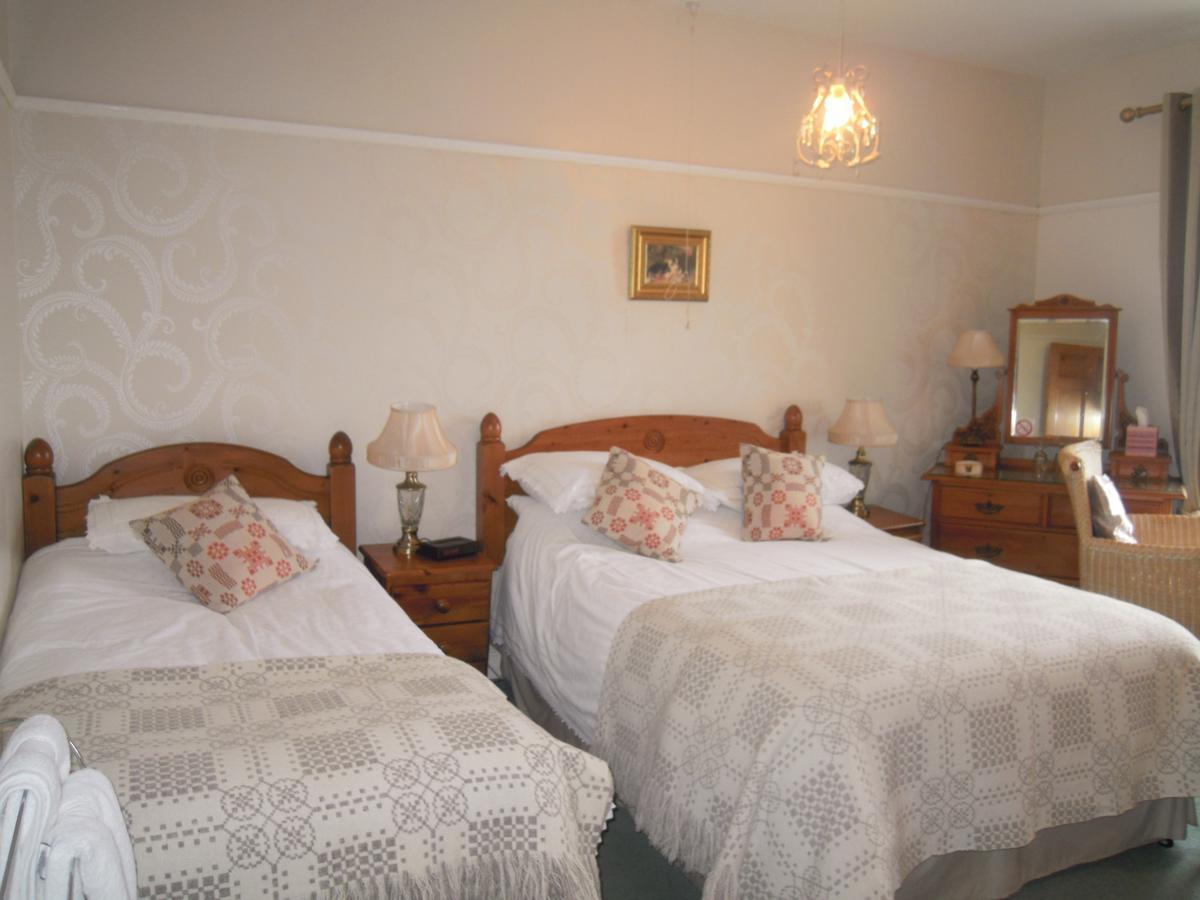 Gogarth Hall Farm Holidays Pennal ภายนอก รูปภาพ